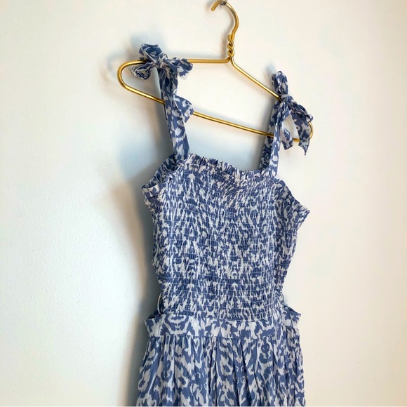 Blue & White Flowy Maxi Dress - Picture 3 of 9